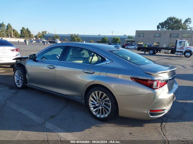 58AEA1C16MU001444 Lexus Es 300h Luxury