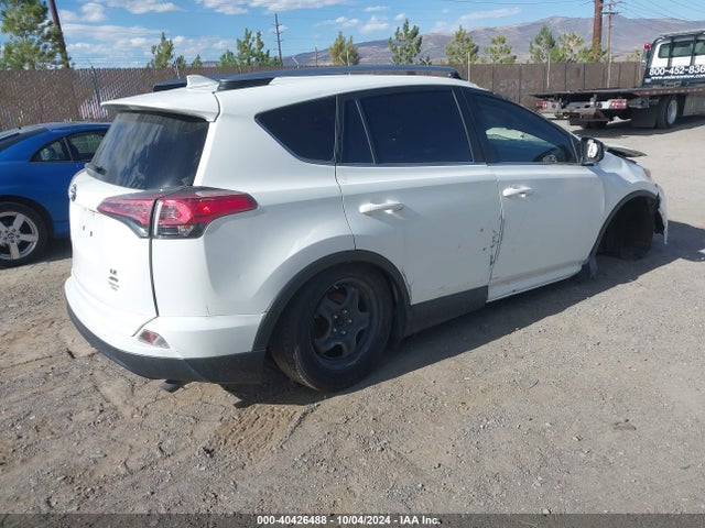 Toyota RAV4 LE 2018 JTMBFREV0JJ234554 Image 4