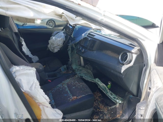 Toyota RAV4 LE 2018 JTMBFREV0JJ234554 Image 5