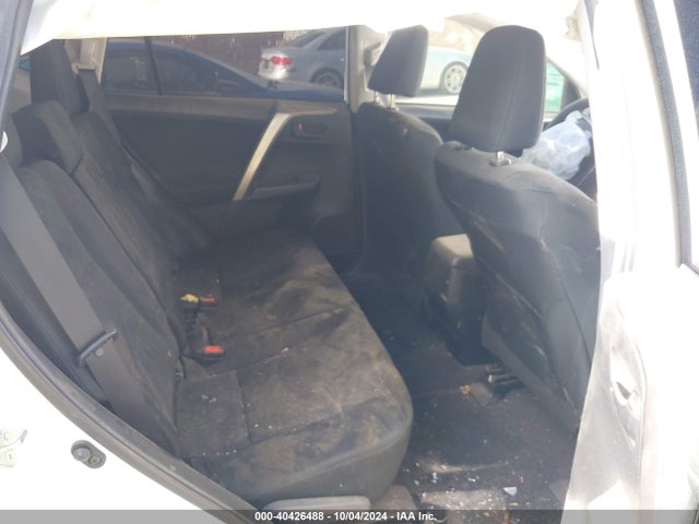 Toyota RAV4 LE 2018 JTMBFREV0JJ234554 Image 8