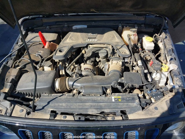1C4HJXDG4JW241428 Jeep Wrangler Unlimited Sport S 4x4