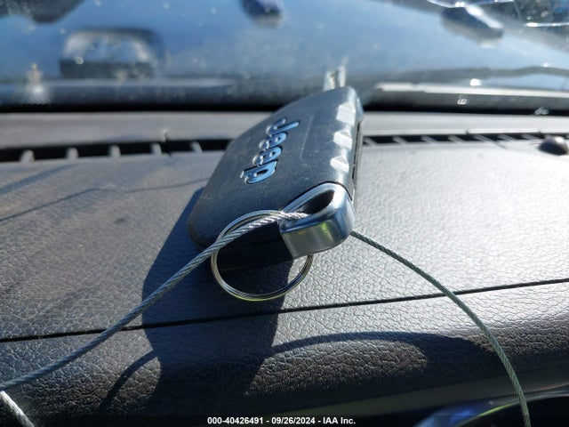 1C4HJXDG4JW241428 Jeep Wrangler Unlimited Sport S 4x4