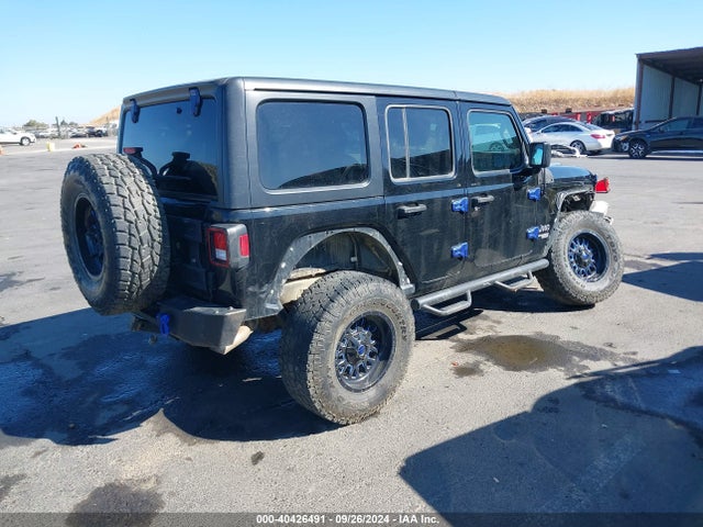 1C4HJXDG4JW241428 Jeep Wrangler Unlimited Sport S 4x4