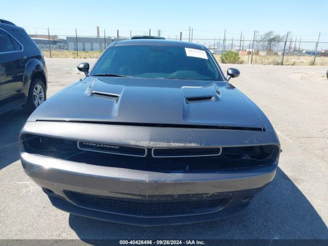 2C3CDZAG3JH321808 Dodge Challenger Sxt