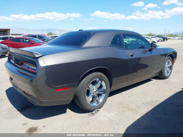 2C3CDZAG3JH321808 Dodge Challenger Sxt