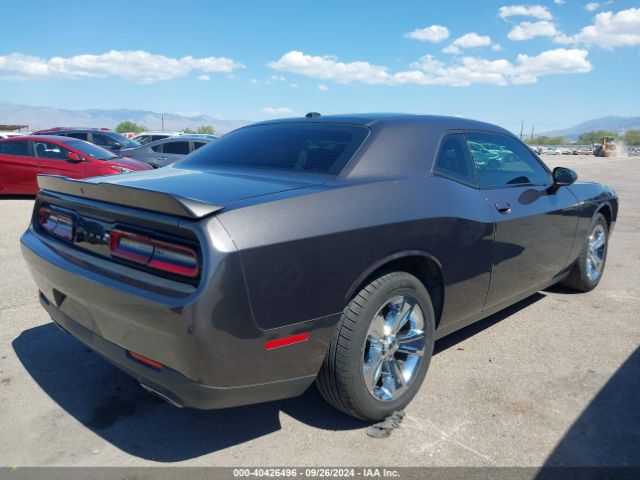 2C3CDZAG3JH321808 Dodge Challenger Sxt