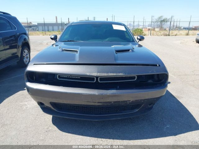 2C3CDZAG3JH321808 Dodge Challenger Sxt