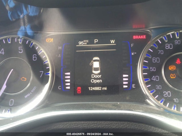 Auction sale of the 2016 Chrysler 200 Limited, vin: 1C3CCCAGXGN103767, lot number: 40426575