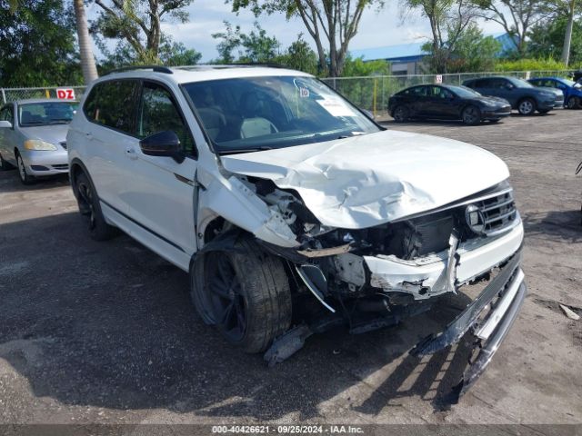 3VVCB7AX4PM101658 Volkswagen Tiguan 2.0t Se R-line Black