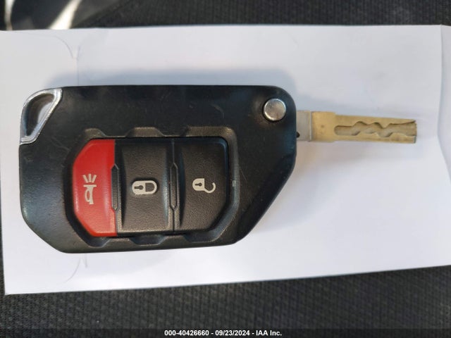 1C4HJXEG2KW527746 Jeep Wrangler Unlimited Sahara 4x4