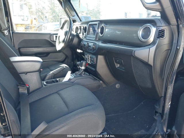 1C4HJXEG2KW527746 Jeep Wrangler Unlimited Sahara 4x4