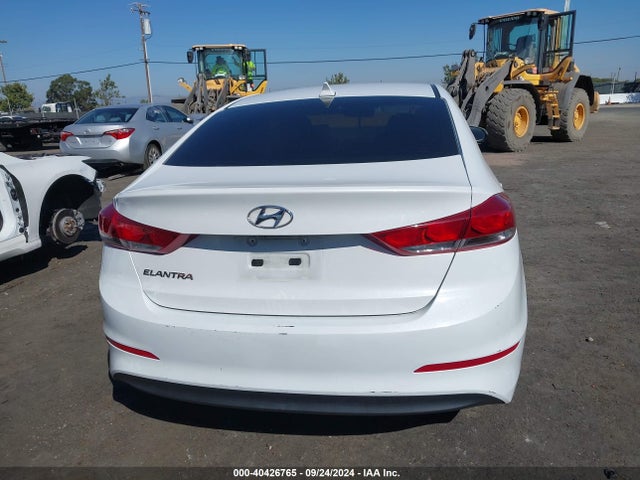 Hyundai ELANTRA SEL 2018 5NPD84LF8JH333441 Image 16