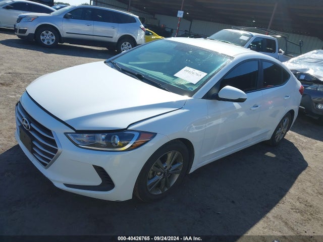 Hyundai ELANTRA SEL 2018 5NPD84LF8JH333441 Image 2
