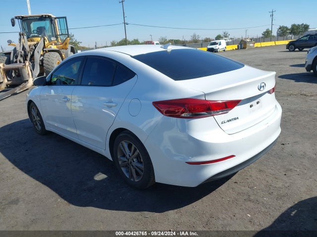 Hyundai ELANTRA SEL 2018 5NPD84LF8JH333441 Image 3