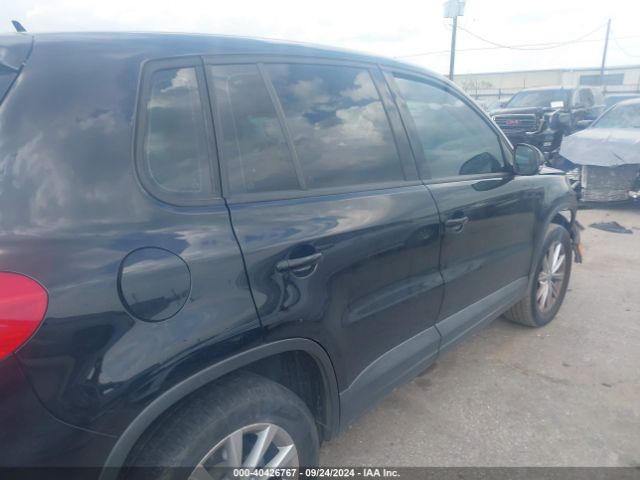 WVGAV7AX8HK044236 Volkswagen Tiguan 2.0t/2.0t S
