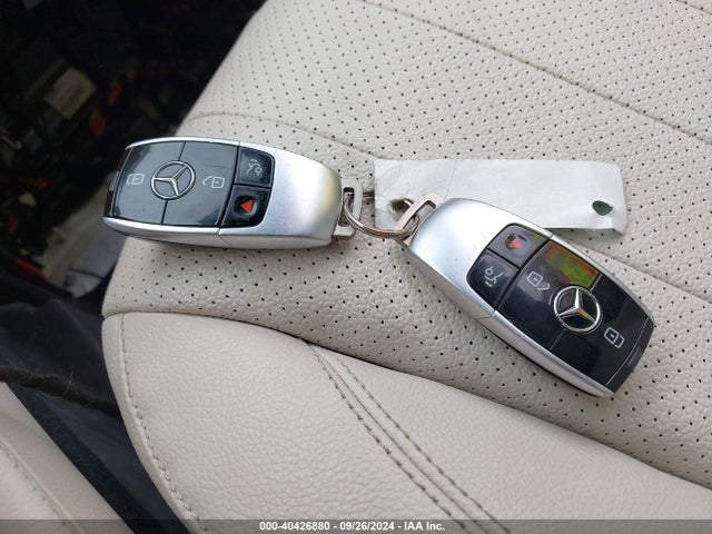 WDDZF4KB3HA026499 Mercedes-Benz E 300 4matic