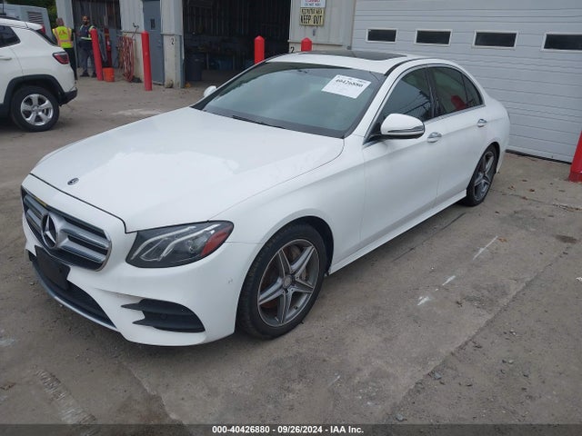 WDDZF4KB3HA026499 Mercedes-Benz E 300 4matic