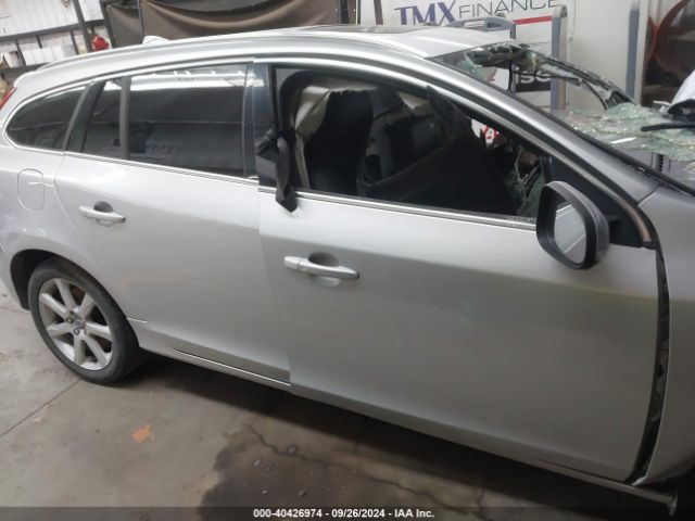 YV140MEKXH1373470 Volvo V60 T5 Premier
