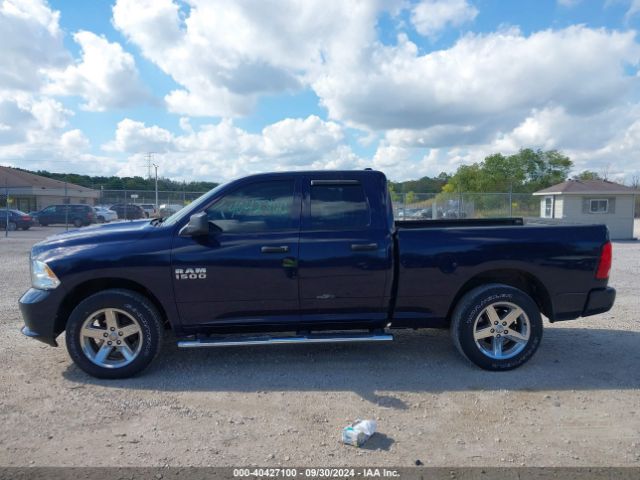 1C6RR7FGXJS263877 RAM 1500 Express Quad Cab 4x4 6'4 Box