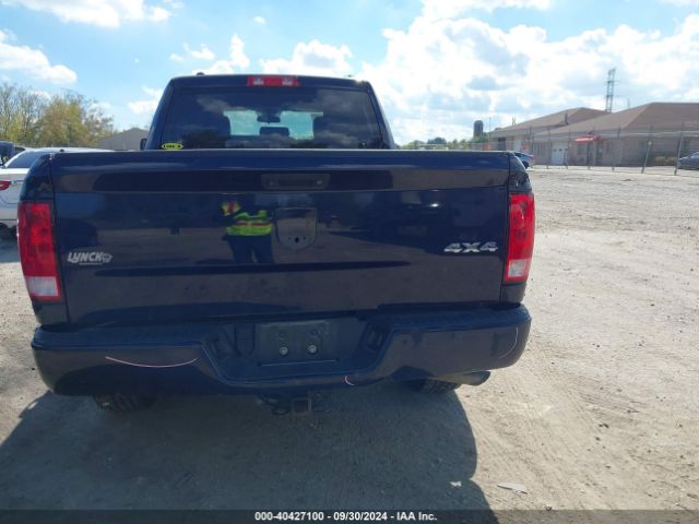 1C6RR7FGXJS263877 RAM 1500 Express Quad Cab 4x4 6'4 Box