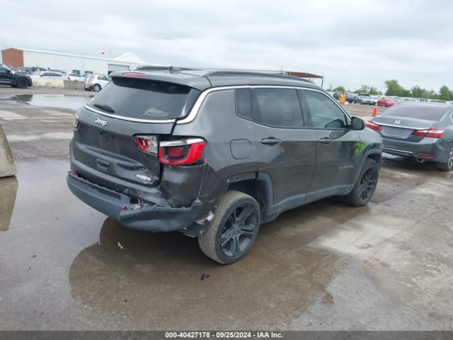 3C4NJCBB0JT124793 Jeep Compass Latitude Fwd