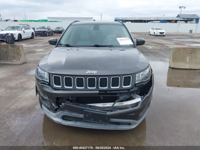 3C4NJCBB0JT124793 Jeep Compass Latitude Fwd