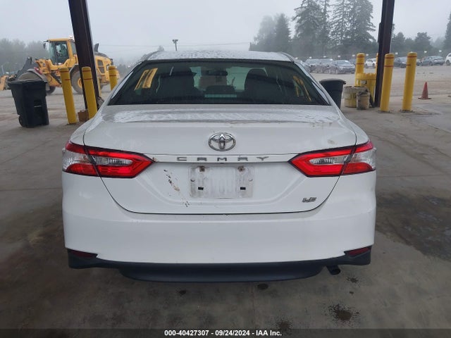 Toyota CAMRY LE 2018 4T1B11HK4JU124764 Image 16