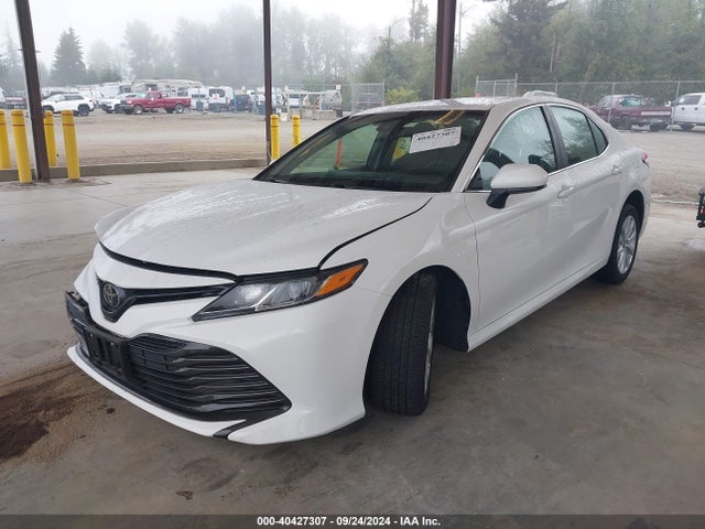 Toyota CAMRY LE 2018 4T1B11HK4JU124764 Image 2