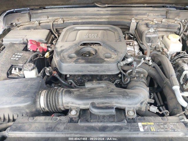 1C4HJXEN6KW595840 Jeep Wrangler Unlimited Sahara 4x4