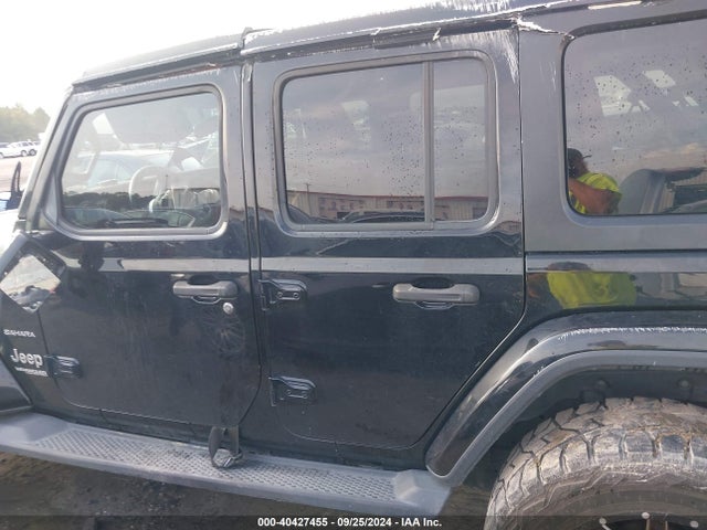 1C4HJXEN6KW595840 Jeep Wrangler Unlimited Sahara 4x4