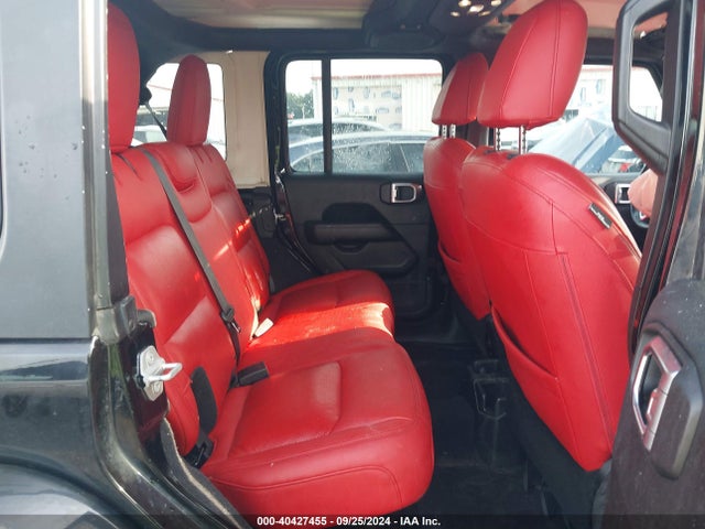 1C4HJXEN6KW595840 Jeep Wrangler Unlimited Sahara 4x4