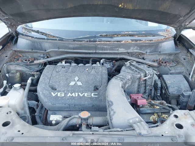 2010 MITSUBISHI OUTLANDER JA4JT4AX5AZ018337 Photo 9
