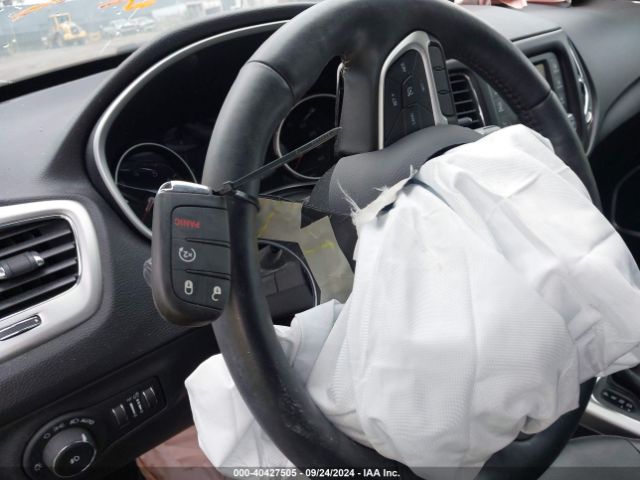3C4NJCBB1JT339194 Jeep Compass Latitude Fwd