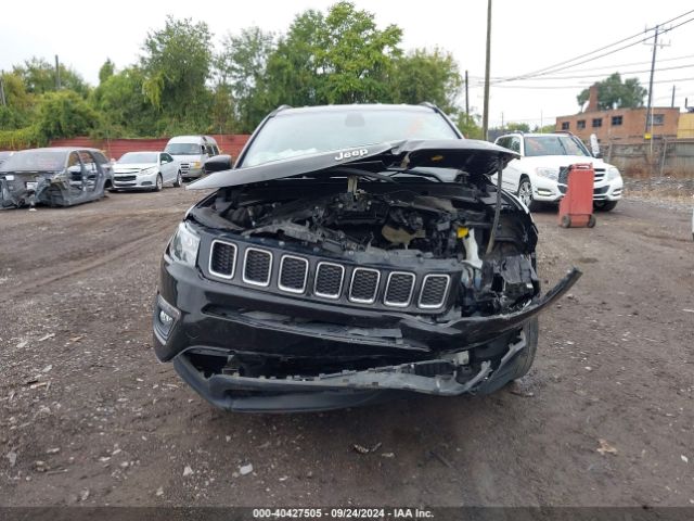 3C4NJCBB1JT339194 Jeep Compass Latitude Fwd