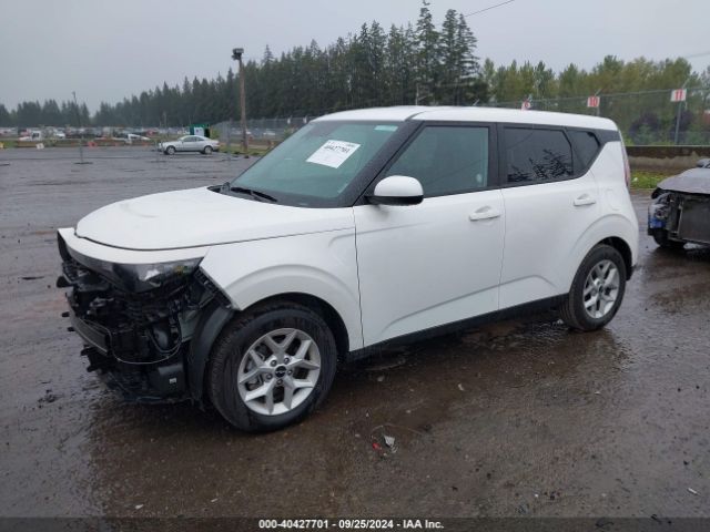 KNDJ23AU2R7239538 KIA SOUL LX