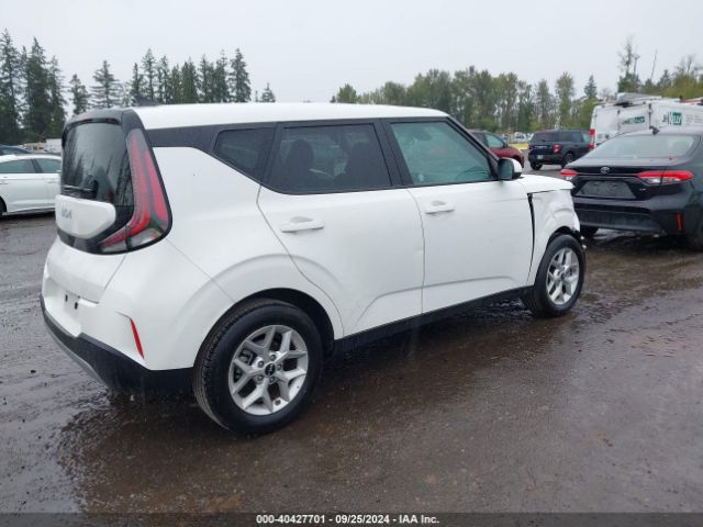 KNDJ23AU2R7239538 KIA SOUL LX