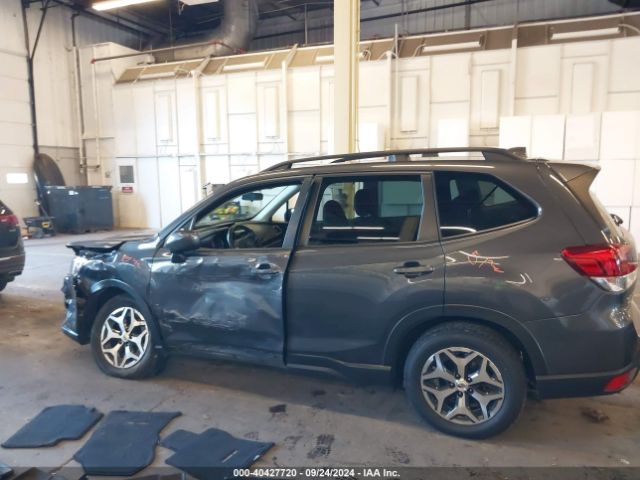 JF2SKAFC8MH535046 Subaru Forester Premium