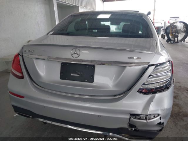 WDDZF4JBXJA295297 Mercedes-Benz E 300