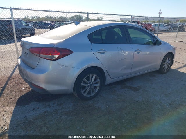 KIA FORTE LX 2017 3KPFL4A72HE131681 Image 4