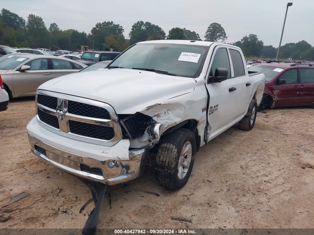 3C6RR7KT0LG132163 RAM 1500 Classic Tradesman  4x4 5'7 Box