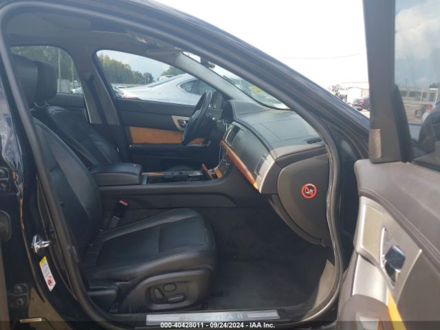 2010 JAGUAR XF SAJWA0FA7AHR58970 Photo 4
