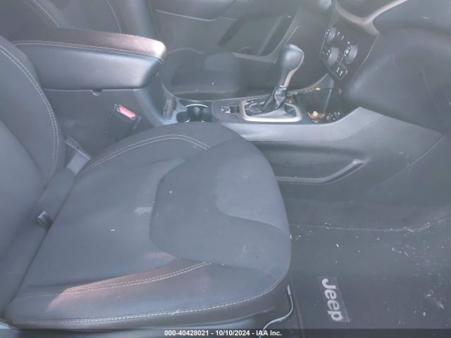 1C4PJLCB2GW184357 Jeep Cherokee Altitude