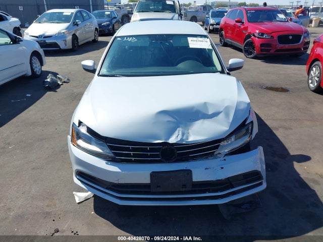 3VW2B7AJ0JM262678 Volkswagen Jetta 1.4t S