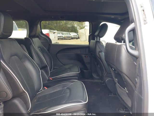 Chrysler Pacifica Hybrid Select 2024 2C4RC1S7XRR108997 Image 8