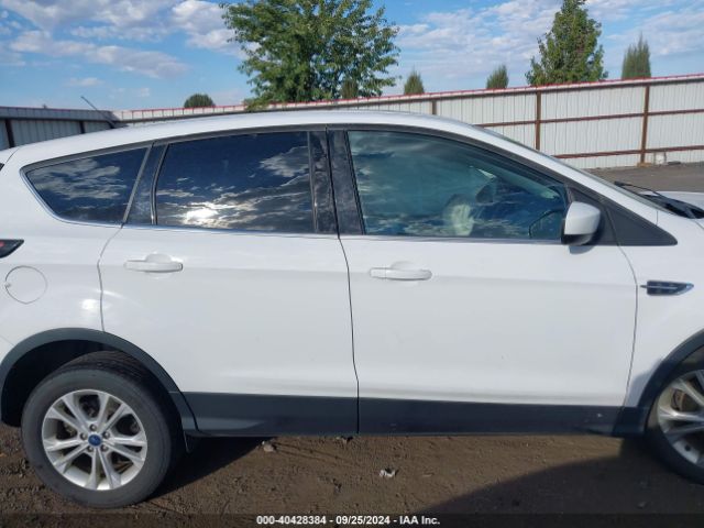 1FMCU9G94HUC89152 Ford ESCAPE SE