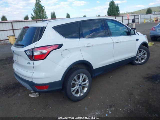 1FMCU9G94HUC89152 Ford ESCAPE SE