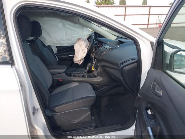 1FMCU9G94HUC89152 Ford ESCAPE SE