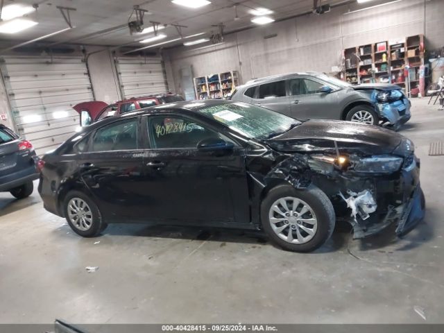 3KPF24AD2NE430527 KIA FORTE FE