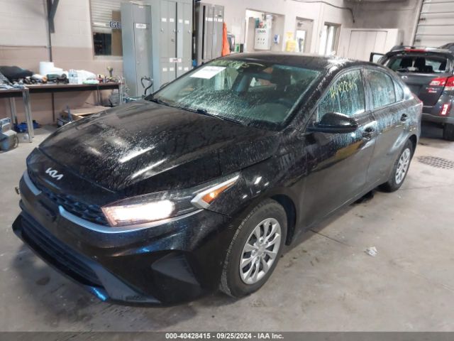 3KPF24AD2NE430527 KIA FORTE FE