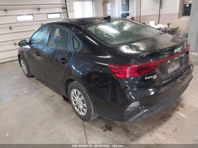 3KPF24AD2NE430527 KIA FORTE FE